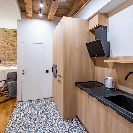 Onlviv Apartments Rynok Square 18 Four Exterior photo
