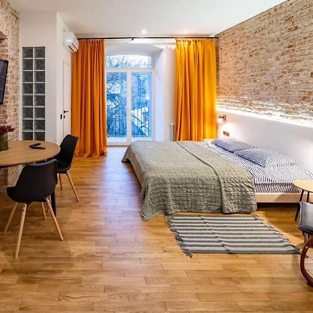 Onlviv Apartments Rynok Square 18 Four Exterior photo