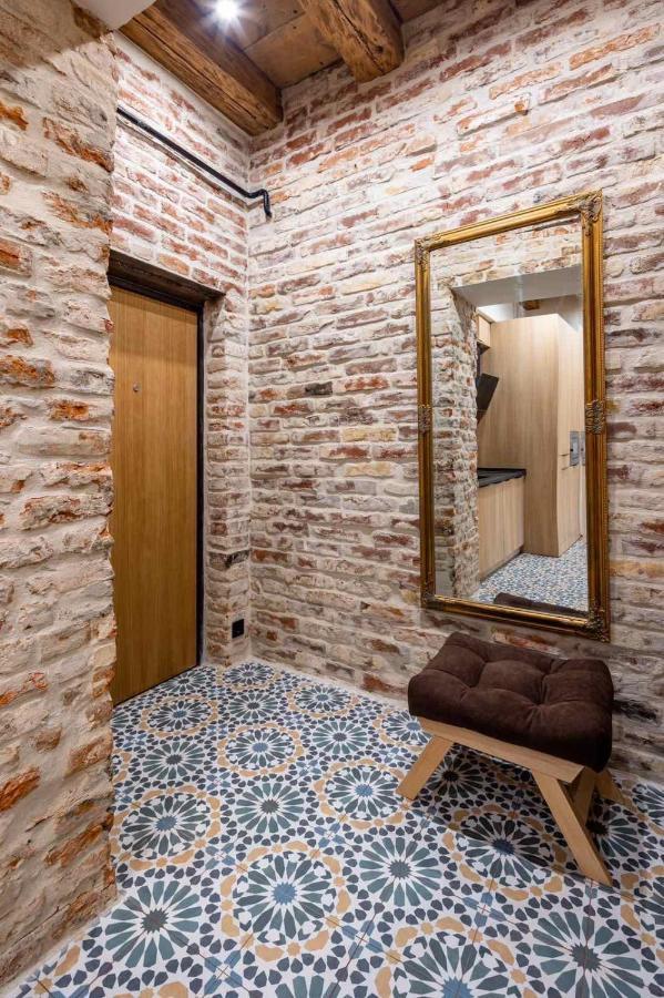Onlviv Apartments Rynok Square 18 Four Exterior photo